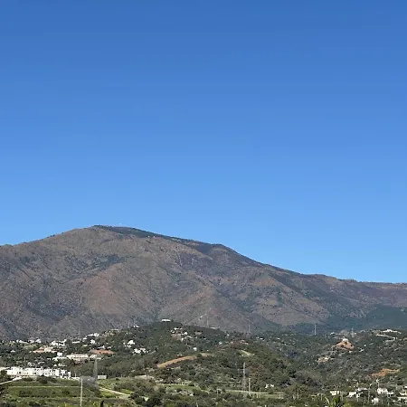 Apartamento Gerenoveerd Diez: Groot Balkon & Zeezicht Estepona