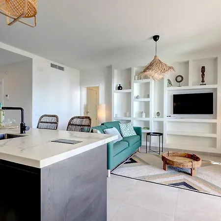 Apartamento Gerenoveerd Diez: Groot Balkon & Zeezicht Estepona