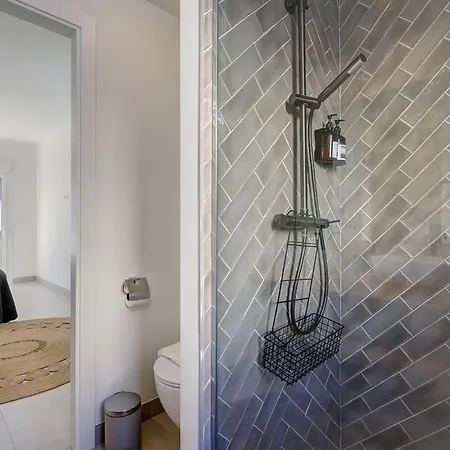 Diez In Spacious Balcony And Sea View Appartamento